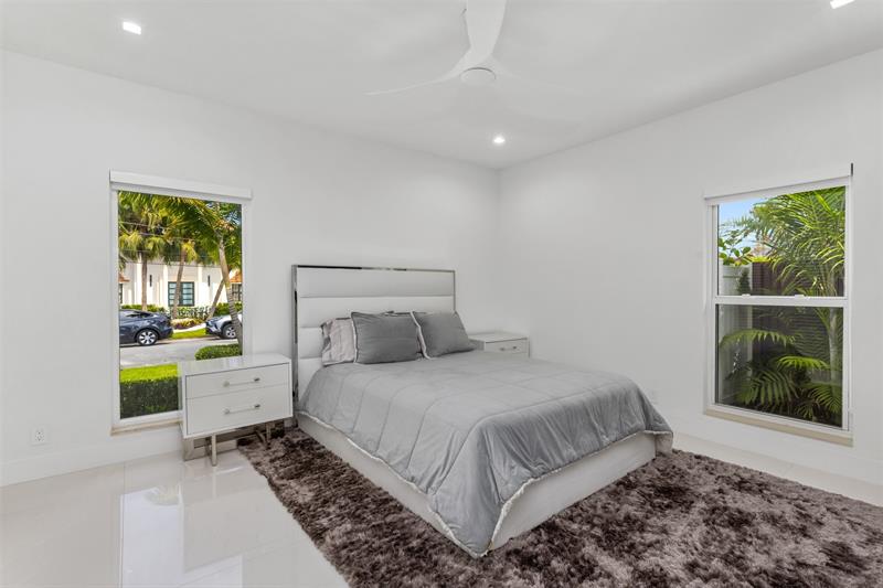 Image 37 of 64 For 615 3rd Key Dr