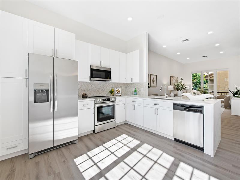 Image 12 of 39 For 506 7th St  305