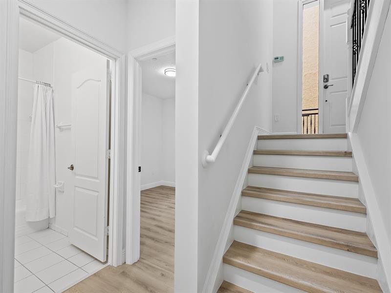 Image 20 of 39 For 506 7th St  305