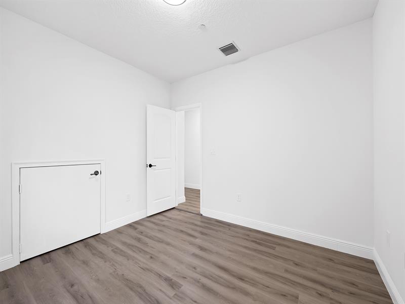 Image 36 of 39 For 506 7th St  305