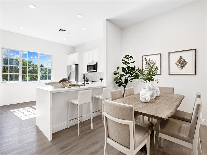 Image 9 of 39 For 506 7th St  305