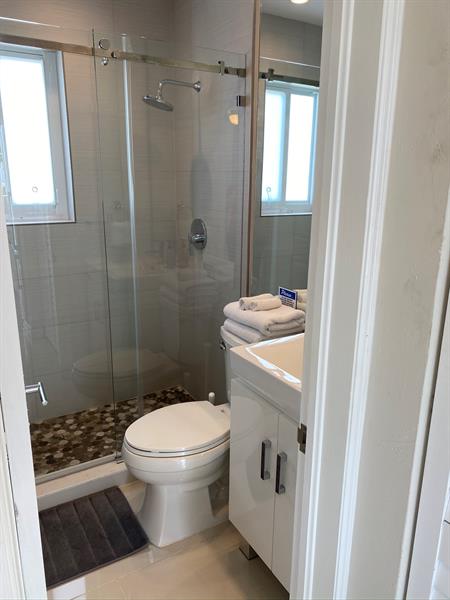 Image 24 of 41 For 1705 Riverside Dr  8