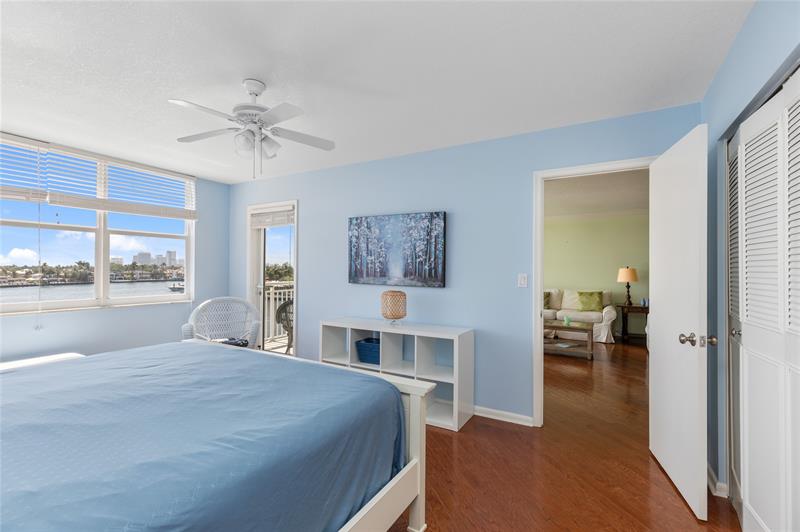 Image 16 of 72 For 511 Bayshore Dr  410