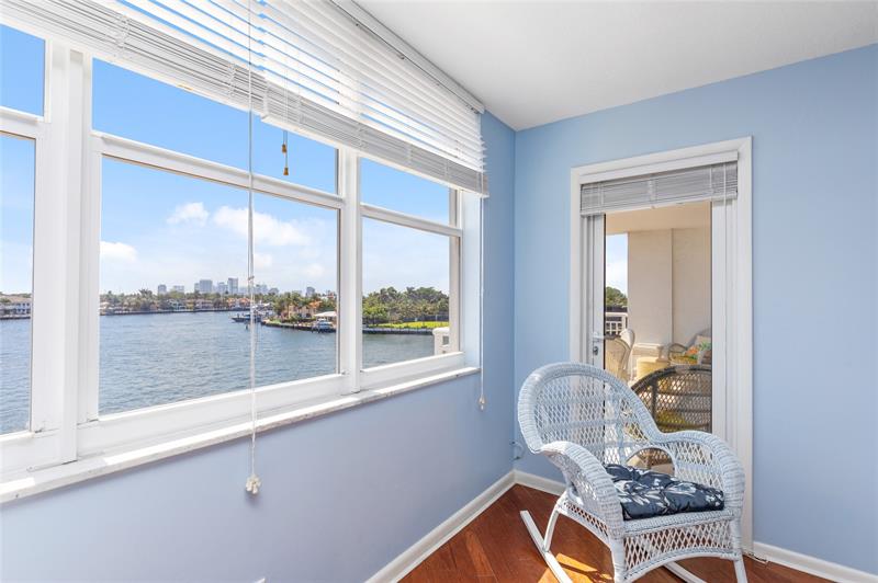 Image 17 of 72 For 511 Bayshore Dr  410