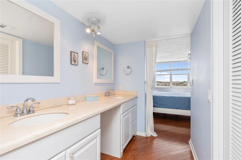 Image 18 of 72 For 511 Bayshore Dr  410
