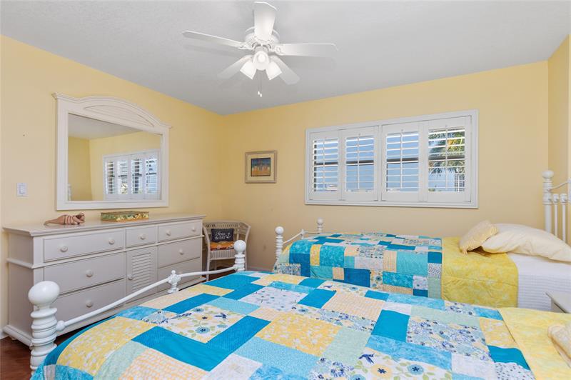 Image 33 of 72 For 511 Bayshore Dr  410