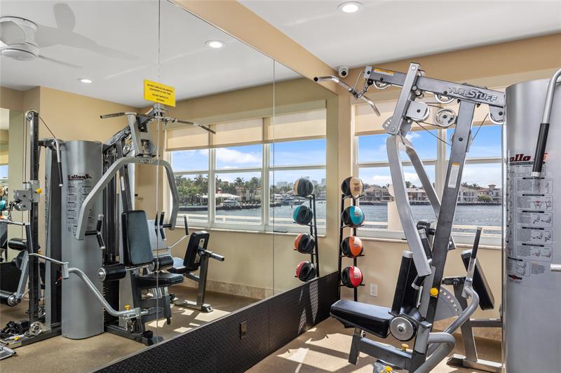 Image 43 of 72 For 511 Bayshore Dr  410