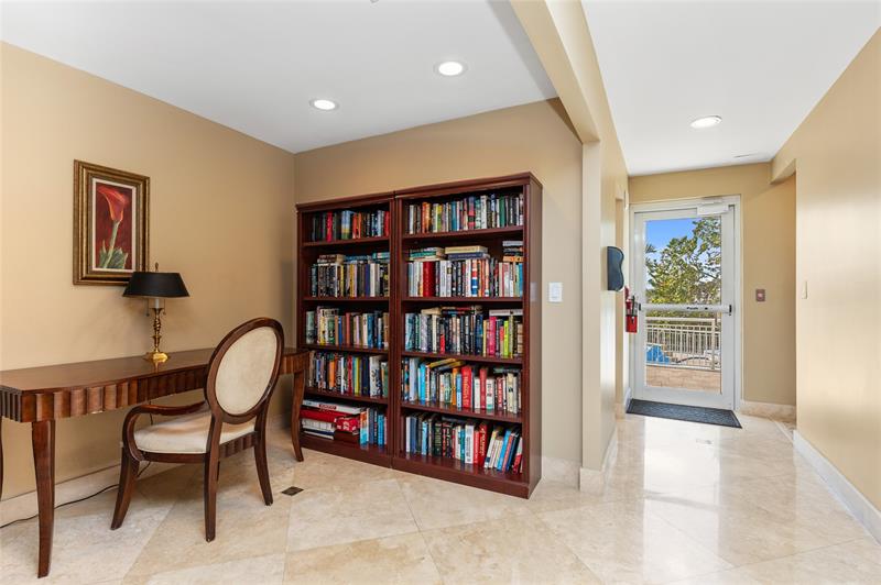 Image 44 of 72 For 511 Bayshore Dr  410