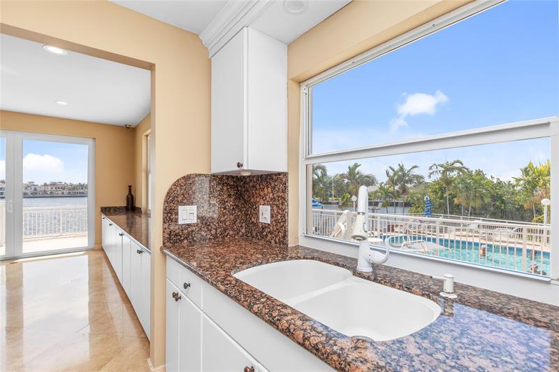 Image 47 of 72 For 511 Bayshore Dr  410