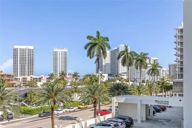 Image 49 of 72 For 511 Bayshore Dr  410