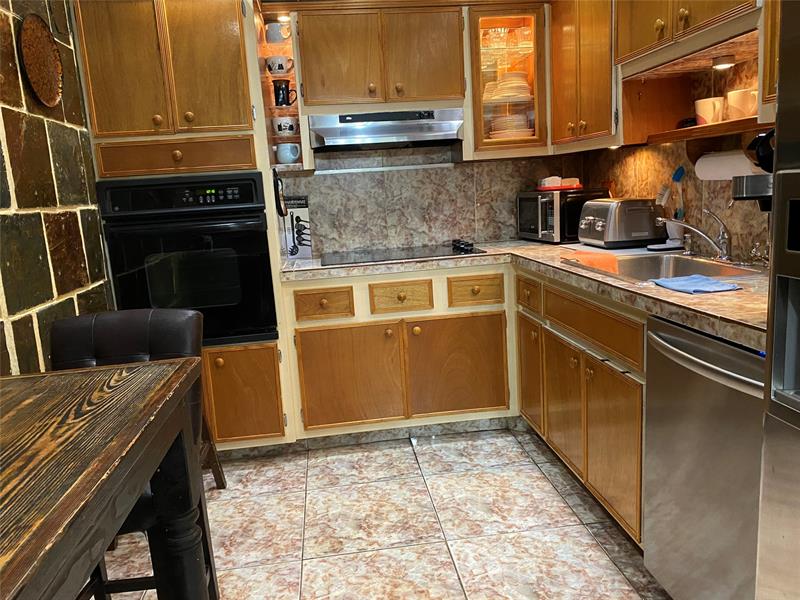 Image 13 of 36 For 400 Kings Point Dr  1423