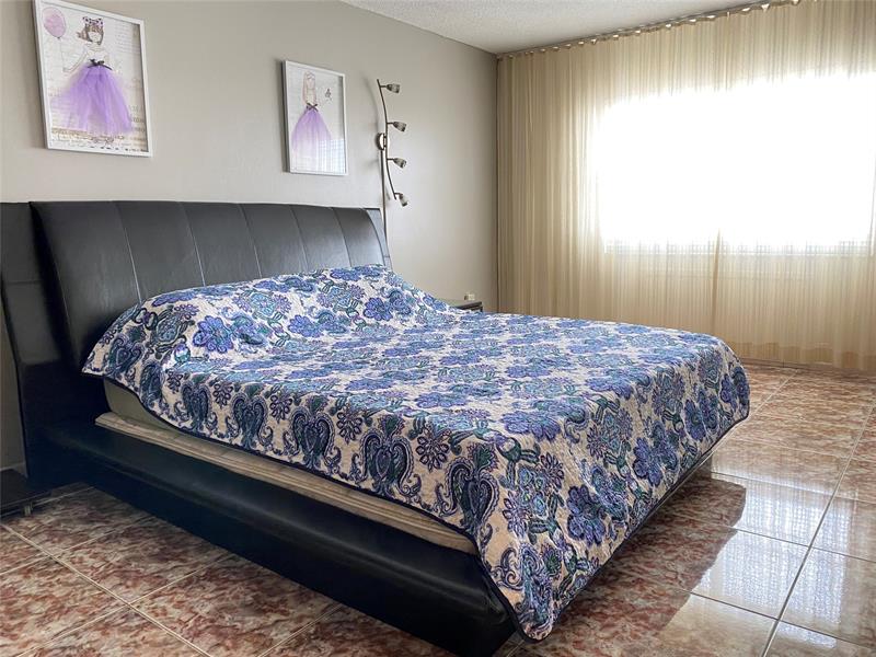 Image 16 of 36 For 400 Kings Point Dr  1423