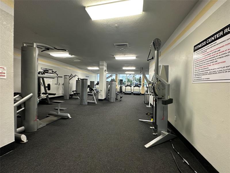 Image 27 of 36 For 400 Kings Point Dr  1423