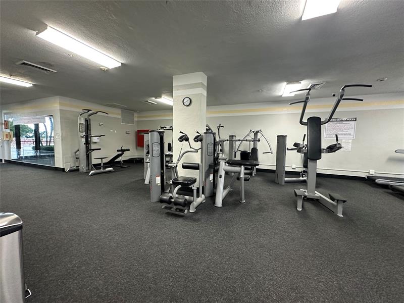 Image 30 of 36 For 400 Kings Point Dr  1423