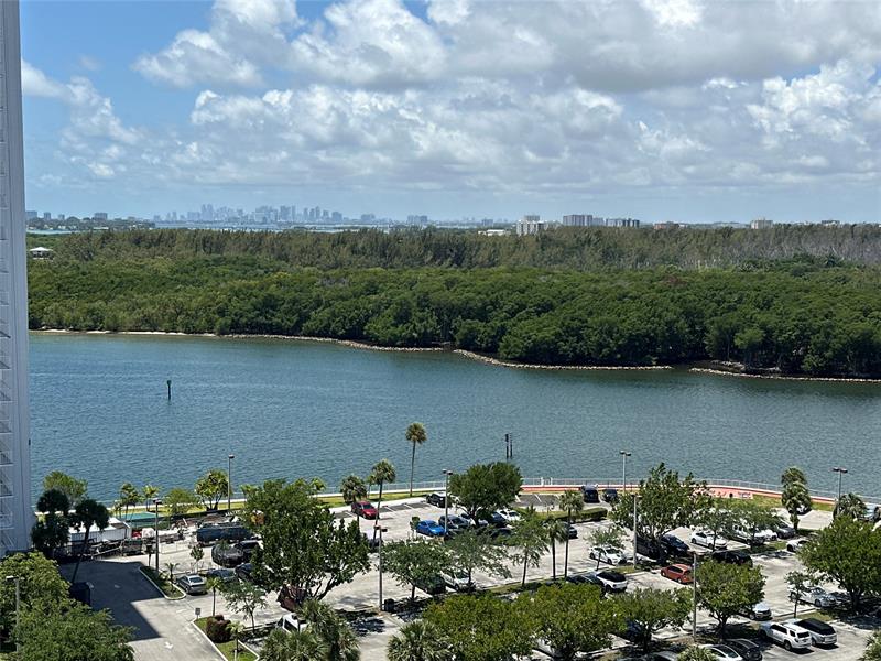 Image 35 of 36 For 400 Kings Point Dr  1423