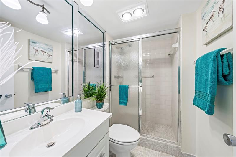 Image 18 of 25 For 9440 Bldg A Poinciana Pl  211