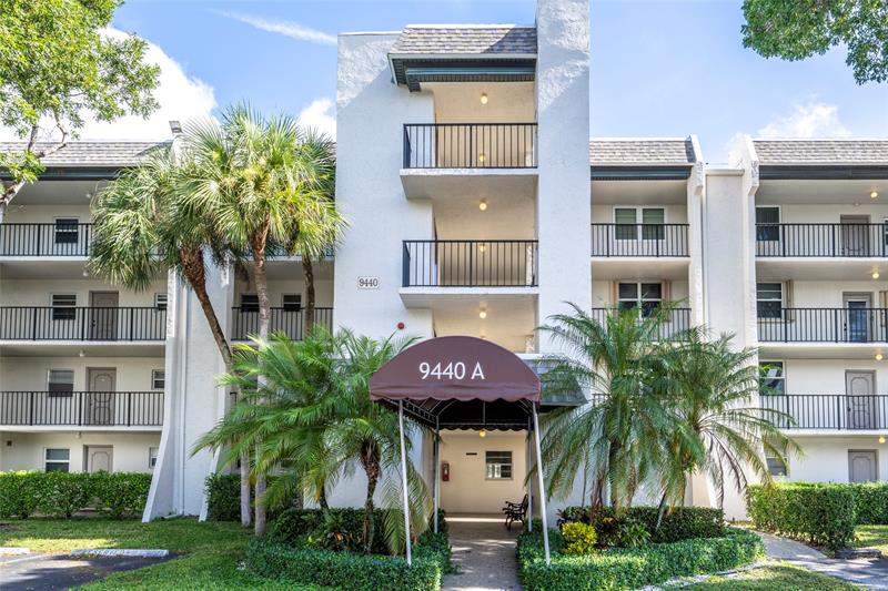 Image 19 of 25 For 9440 Bldg A Poinciana Pl  211