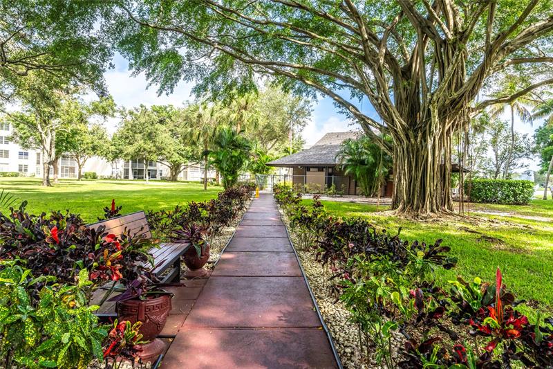 Image 22 of 25 For 9440 Bldg A Poinciana Pl  211
