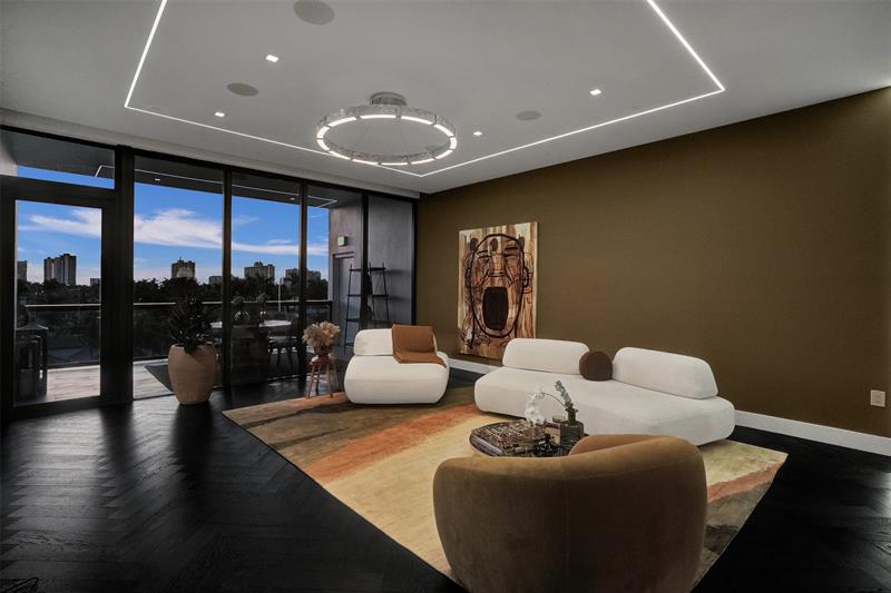 Image 3 of 49 For 20 Isle Of Venice Dr  Penthouse