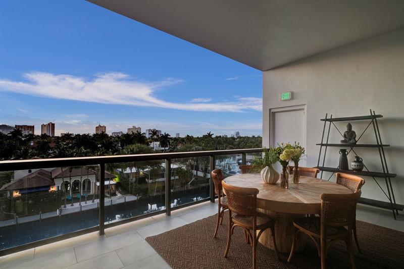 Image 31 of 49 For 20 Isle Of Venice Dr  Penthouse