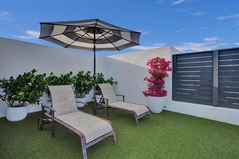 Image 39 of 49 For 20 Isle Of Venice Dr  Penthouse