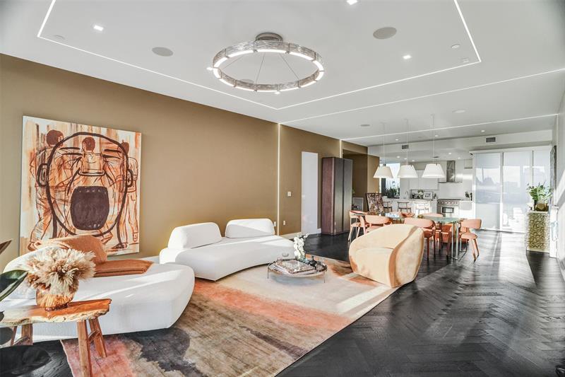 Image 4 of 49 For 20 Isle Of Venice Dr  Penthouse