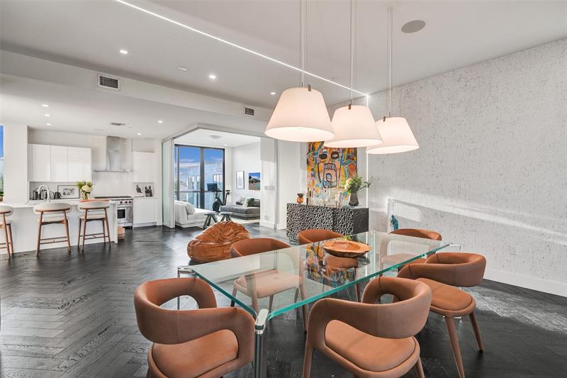 Image 6 of 49 For 20 Isle Of Venice Dr  Penthouse