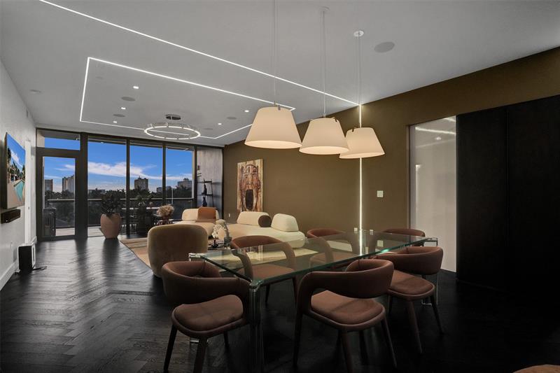 Image 7 of 49 For 20 Isle Of Venice Dr  Penthouse