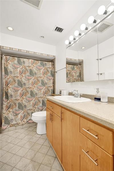 Image 40 of 90 For 3000 16th Ave  D406