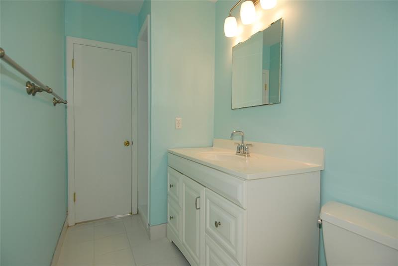 Image 15 of 28 For 1520 Mckinley St  113-e