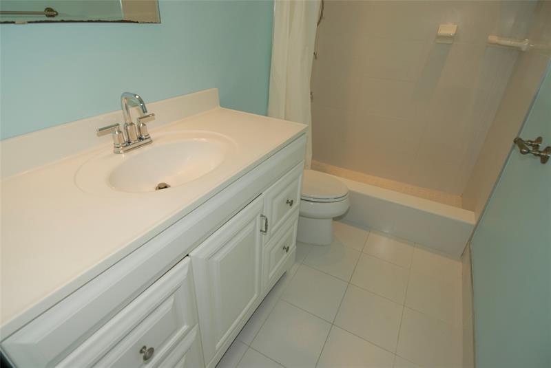 Image 17 of 28 For 1520 Mckinley St  113-e