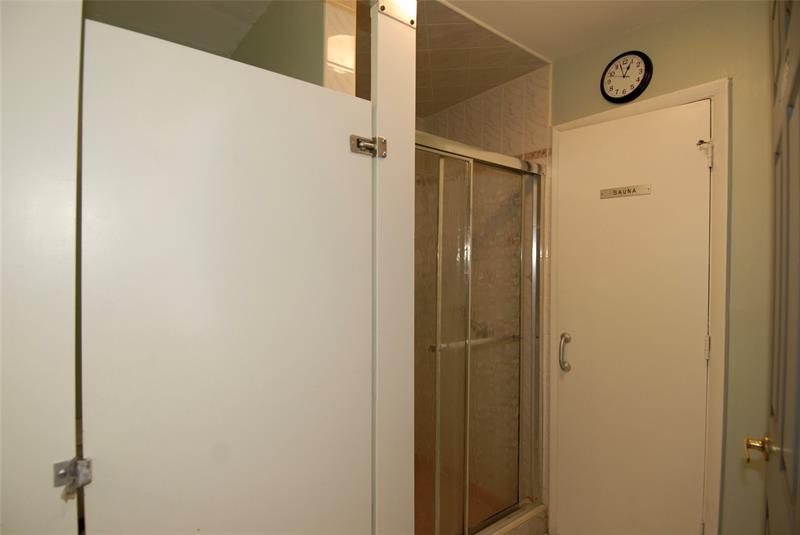 Image 27 of 28 For 1520 Mckinley St  113-e