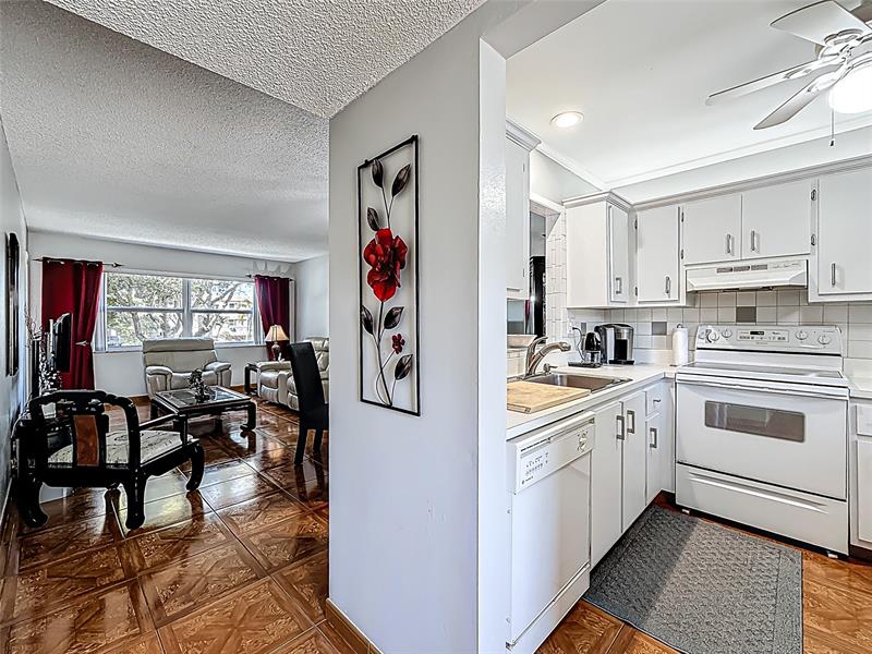 Image 18 of 50 For 5001 34th St  205