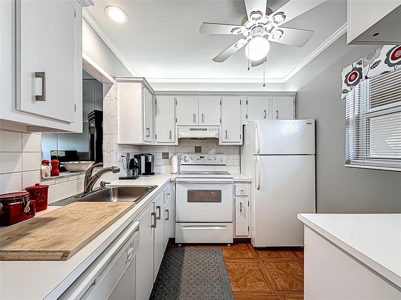 Image 20 of 50 For 5001 34th St  205