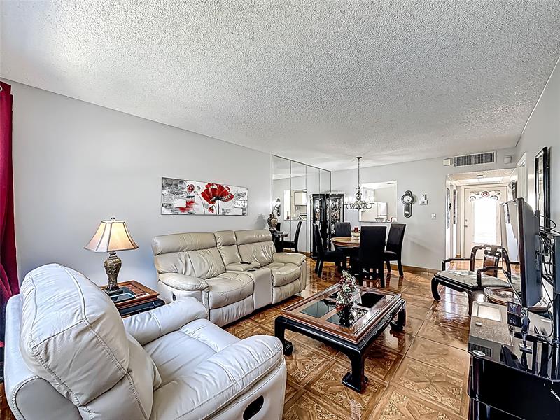 Image 25 of 50 For 5001 34th St  205