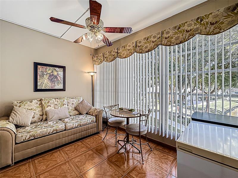 Image 28 of 50 For 5001 34th St  205