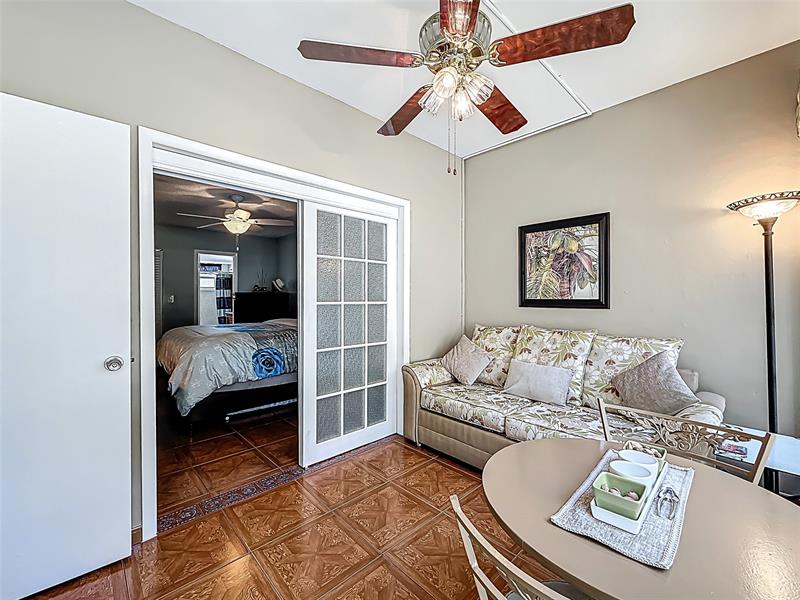 Image 29 of 50 For 5001 34th St  205