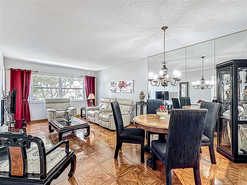 Image 5 of 50 For 5001 34th St  205