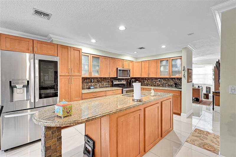 Image 13 of 41 For 11353 Lakeview Dr  5
