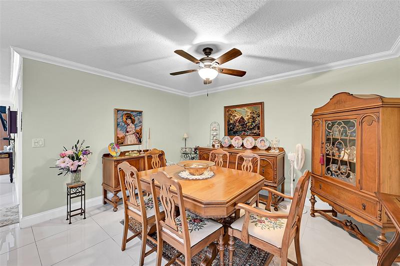 Image 17 of 41 For 11353 Lakeview Dr  5