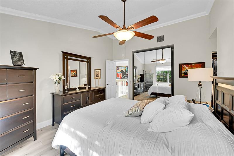 Image 21 of 41 For 11353 Lakeview Dr  5