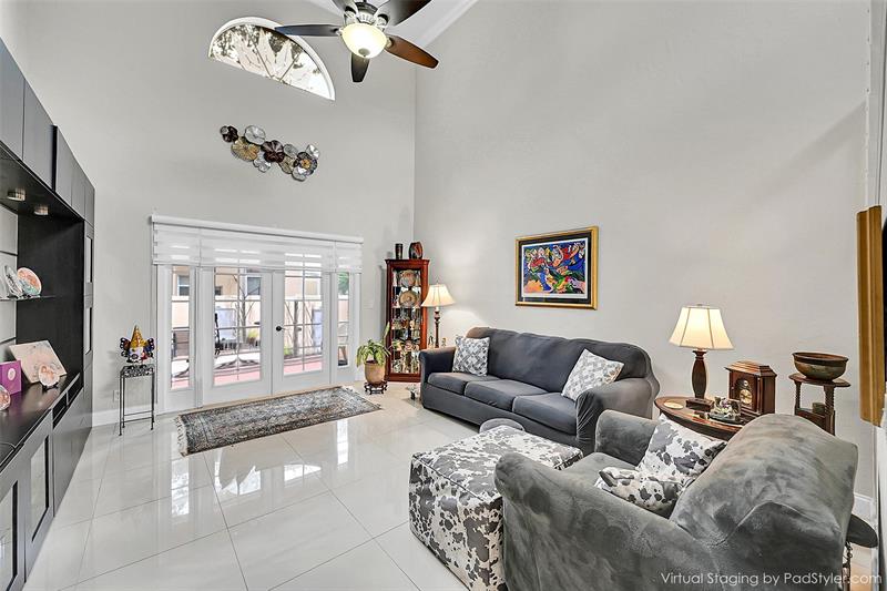 Image 22 of 41 For 11353 Lakeview Dr  5