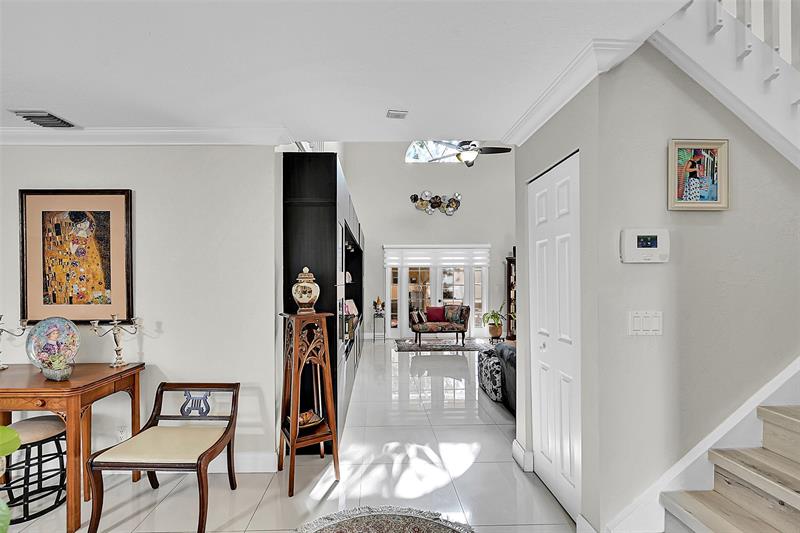 Image 3 of 41 For 11353 Lakeview Dr  5