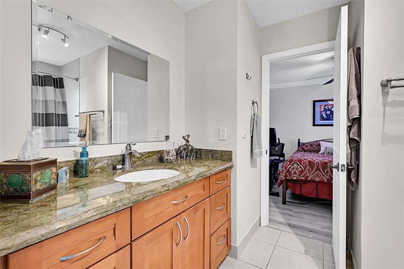Image 34 of 41 For 11353 Lakeview Dr  5