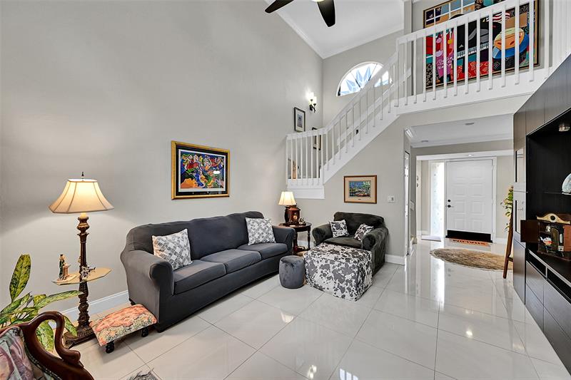 Image 5 of 41 For 11353 Lakeview Dr  5