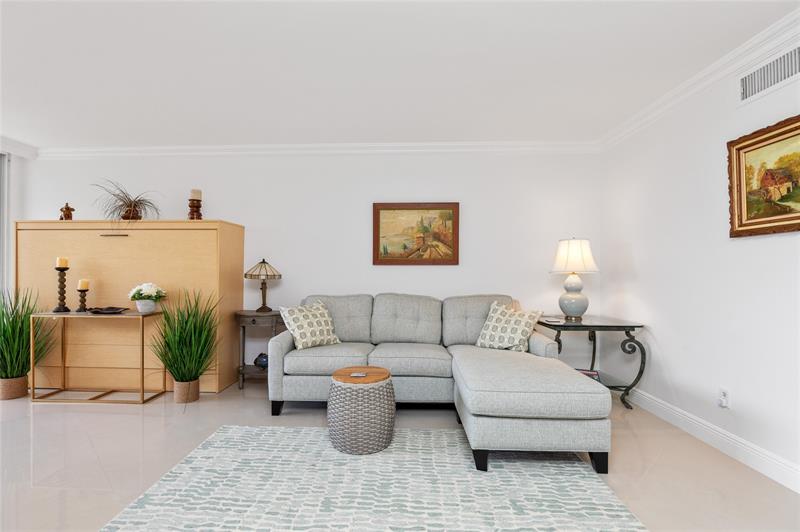 Image 14 of 27 For 2731 14th Street Cswy 331