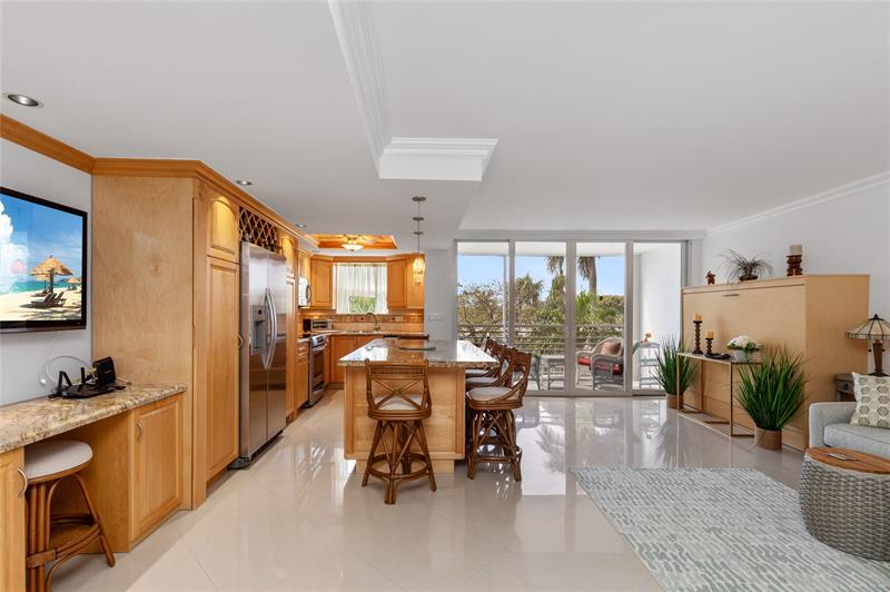 Image 19 of 27 For 2731 14th Street Cswy 331