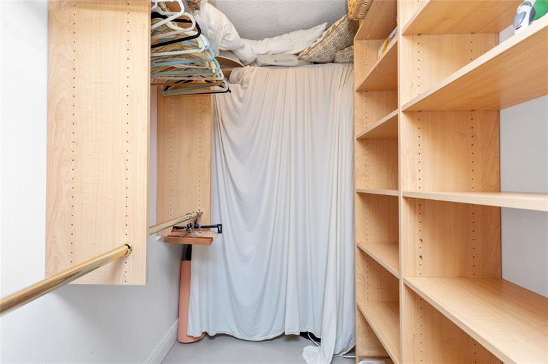 Image 24 of 27 For 2731 14th Street Cswy 331