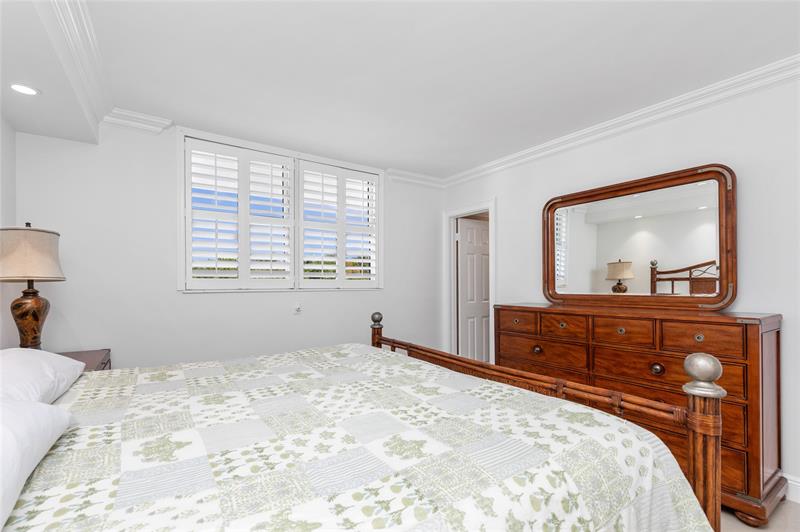 Image 26 of 27 For 2731 14th Street Cswy 331