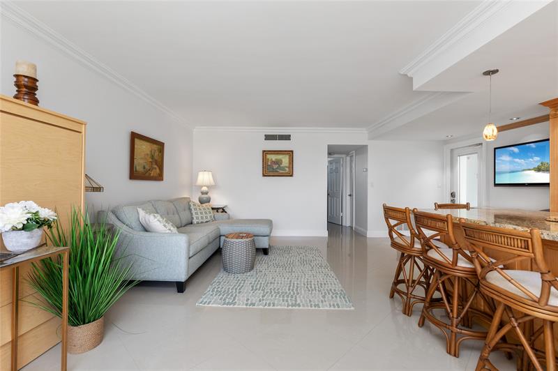 Image 6 of 27 For 2731 14th Street Cswy 331